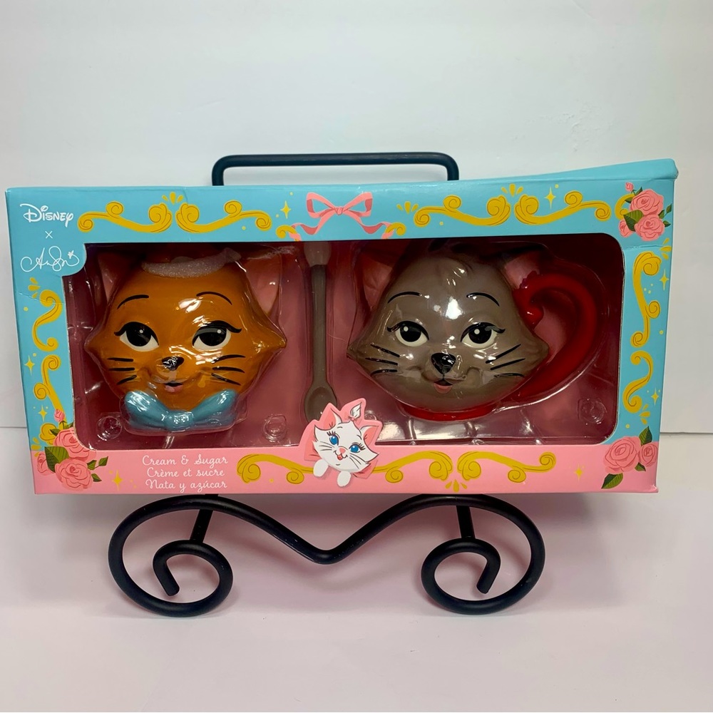 NWT. Disney Aristocats cream & sugar set. Adorable porcelain set featuring cats.